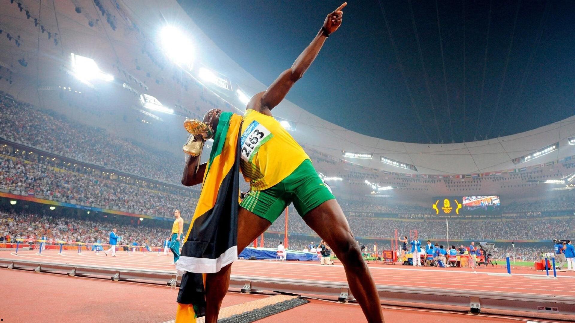 法国游泳名将打破尘封十年世界纪录 泳坛迎来新里程碑